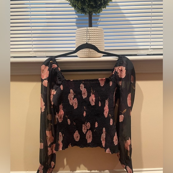 Navy chiffon w pink flowers chic top. Size medium. - Picture 2 of 3